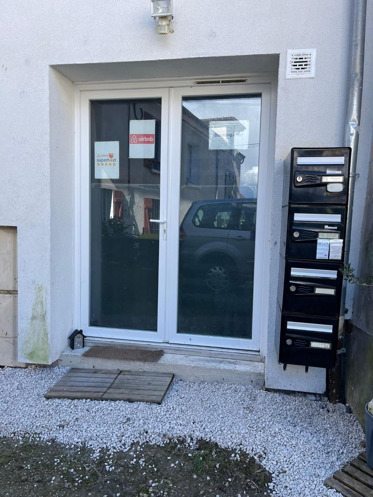 Appartement Villiers Sur Morin Proche De Disneyland Exteriör bild